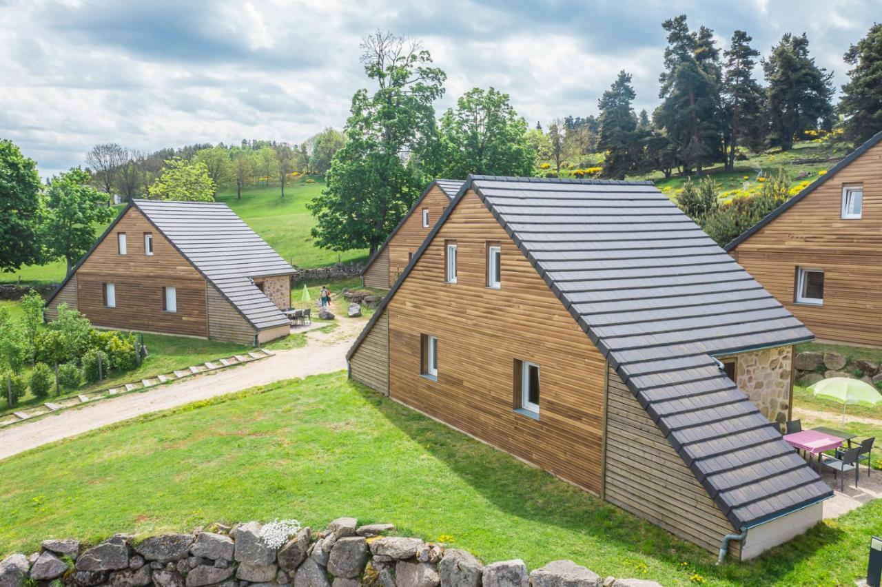 Village De Gites Les Chalets De L'Aubrac Омон-Обрак Екстер'єр фото